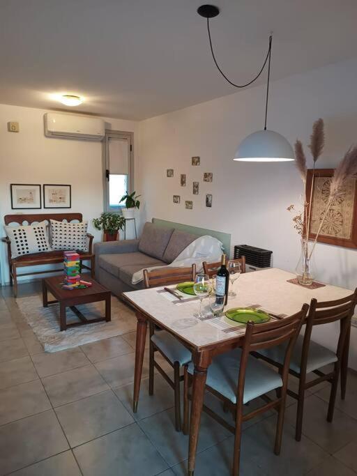 Hermoso Departamento Con Balcon +parrilla +cochera Apartment